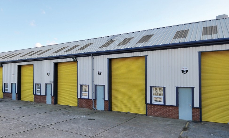 Eton Hill Rd, Manchester for sale - Building Photo - Image 1 of 1