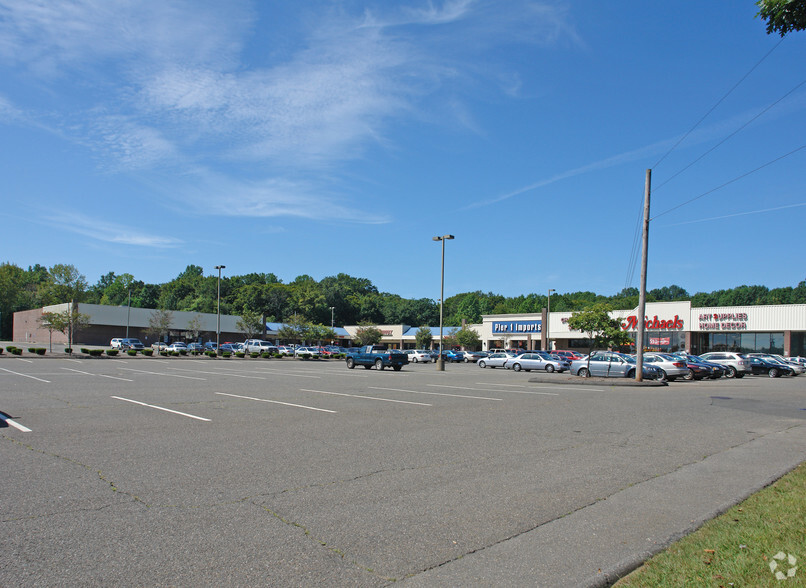 49-98 Turnpike Sq, Milford, CT, 06460 - Retail Space For Lease ...