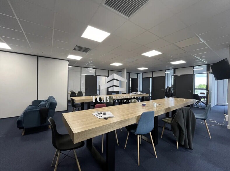 Office in Treillières for sale - Interior Photo - Image 1 of 9