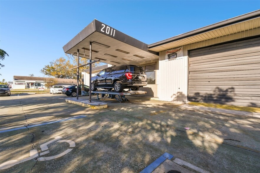 2011 9th St, Bradenton, FL for sale - Primary Photo - Image 1 of 22