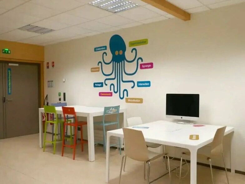 Office in Troyes for lease - Interior Photo - Image 3 of 4