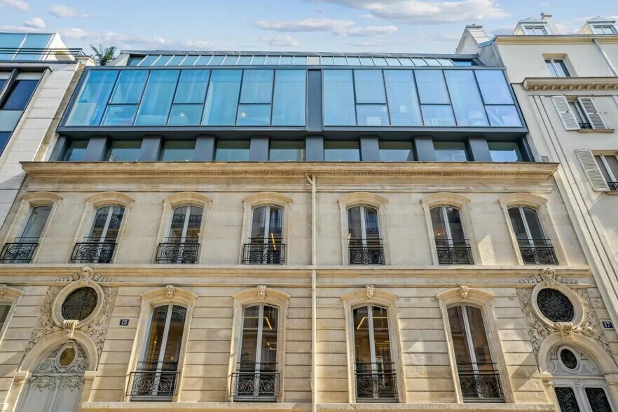 15-17 Rue De Bucarest, Paris for lease - Building Photo - Image 1 of 19