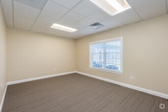 41 Romano Vineyard way, North Kingstown, RI for lease Interior Photo- Image 2 of 3