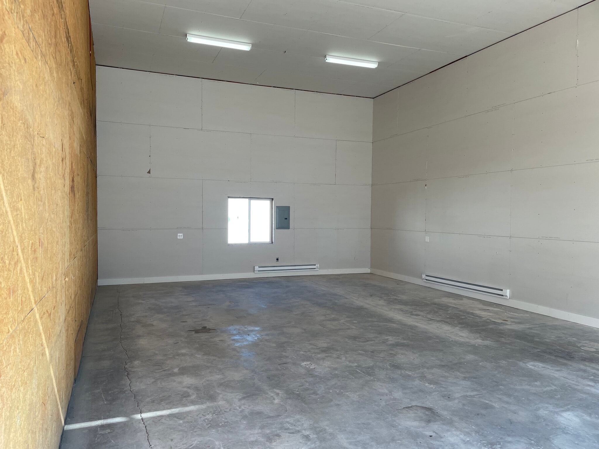 215 Arden Dr, Belgrade, MT for lease Interior Photo- Image 1 of 6