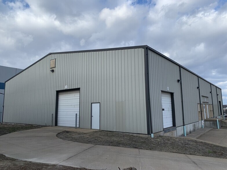 11950B Missouri Bottom Rd, Hazelwood, MO 63042