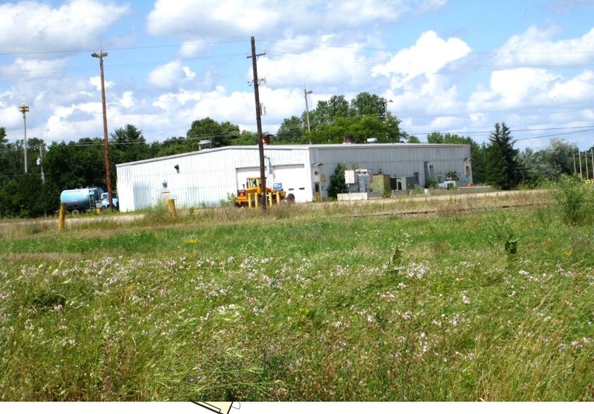 100 Wisconsin River Dr, Port Edwards, WI for sale - Building Photo - Image 1 of 1