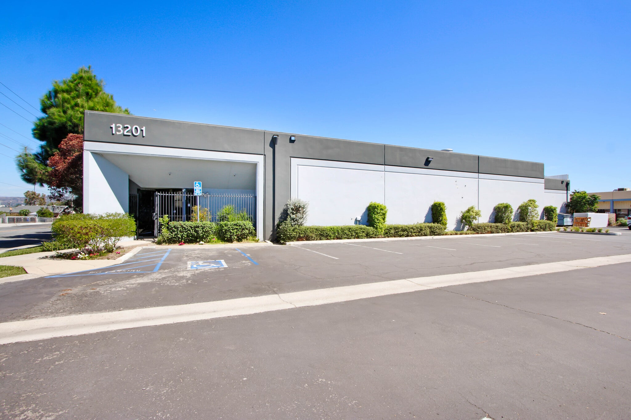 13201 Barton Cir, Santa Fe Springs, CA for lease Primary Photo- Image 1 of 14