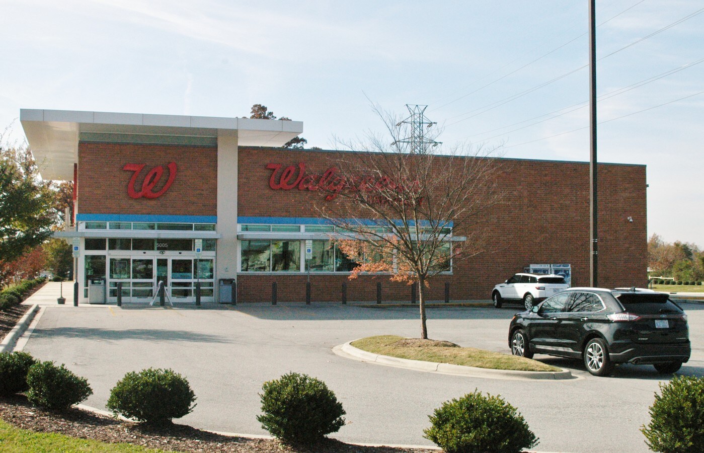 5005 Mackay Rd, Greensboro, NC 27407