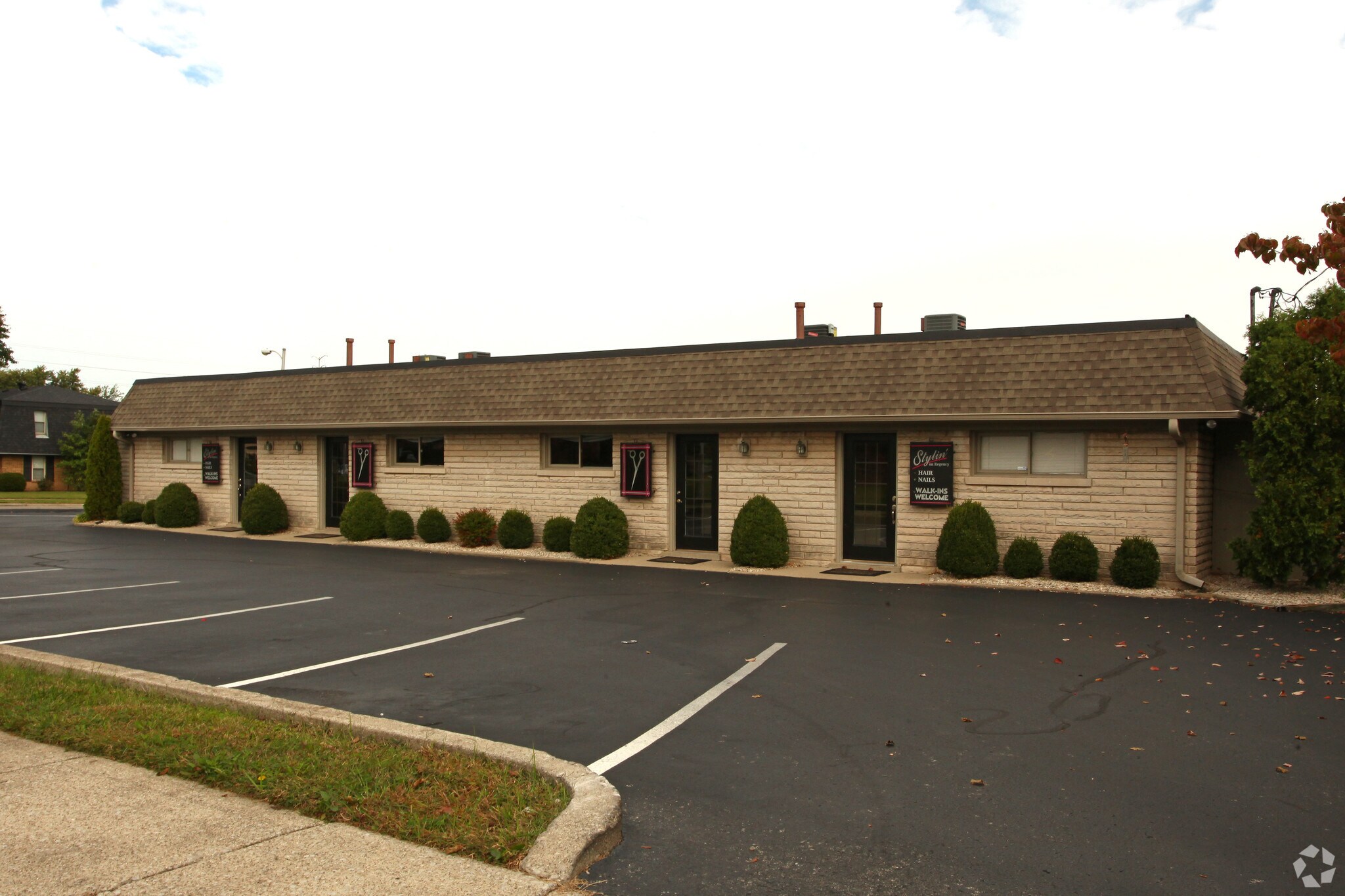 2048-2052 Regency Rd, Lexington, KY for sale Primary Photo- Image 1 of 1