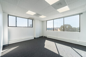 5901 Christie Ave, Emeryville, CA for lease Interior Photo- Image 2 of 3