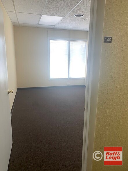 1753 S 8th St, Colorado Springs, CO for lease - Interior Photo - Image 2 of 7