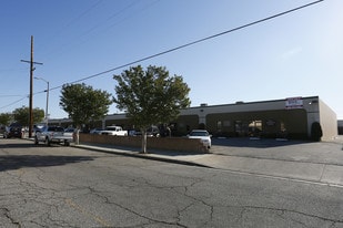 7842-7844 Alabama Ave, Canoga Park, Canoga Park CA - Warehouse