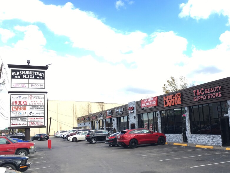 3922-3936 Old Spanish Trl, Houston, TX for lease - Building Photo - Image 2 of 5