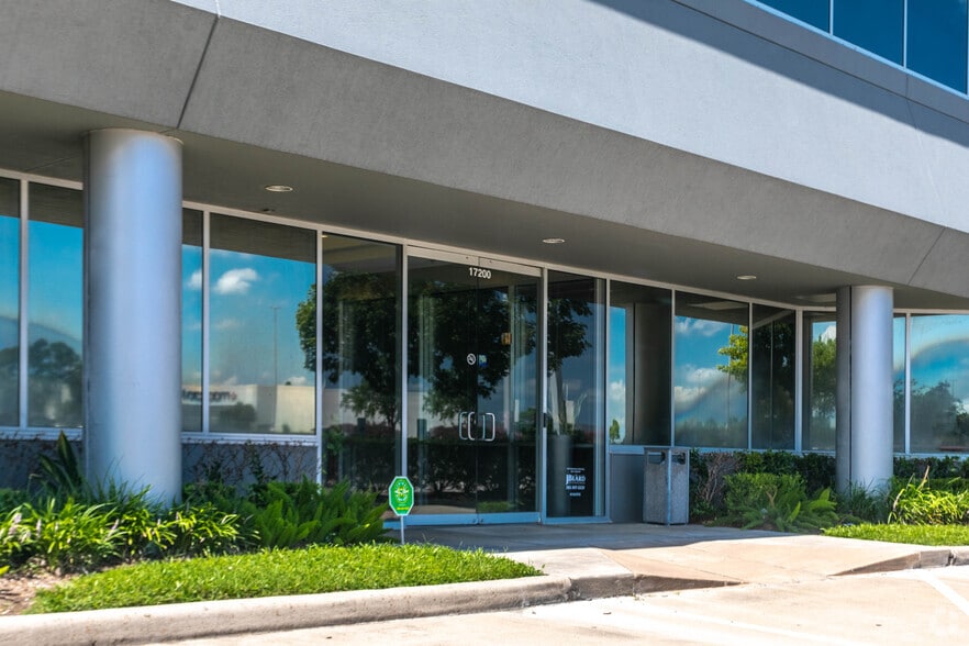 17200 SH 249, Houston, TX for lease - Building Photo - Image 3 of 16