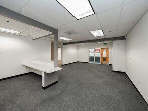 1850 45th Ave NE, Salem, OR for lease Interior Photo- Image 2 of 28