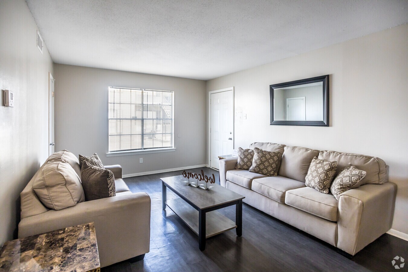 1938 E Raines Rd, Memphis, TN 38116 Graceland Pointe Apartments