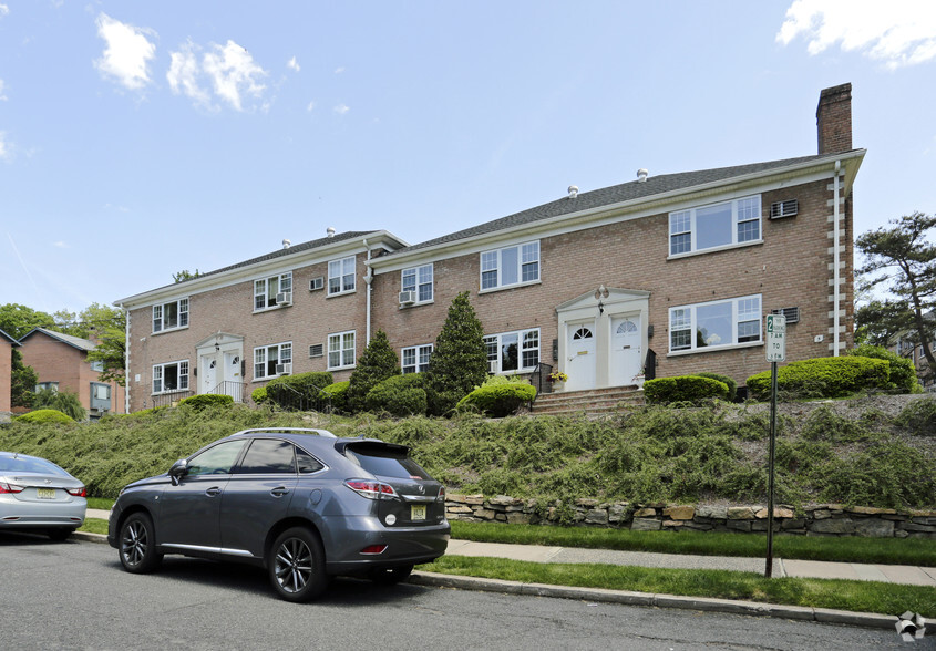 89 W Ridgewood Ave, Ridgewood, NJ for sale - Building Photo - Image 1 of 1