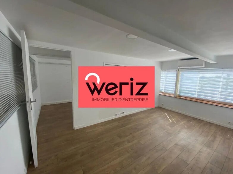 Flex in Marseille for lease - Interior Photo - Image 2 of 4