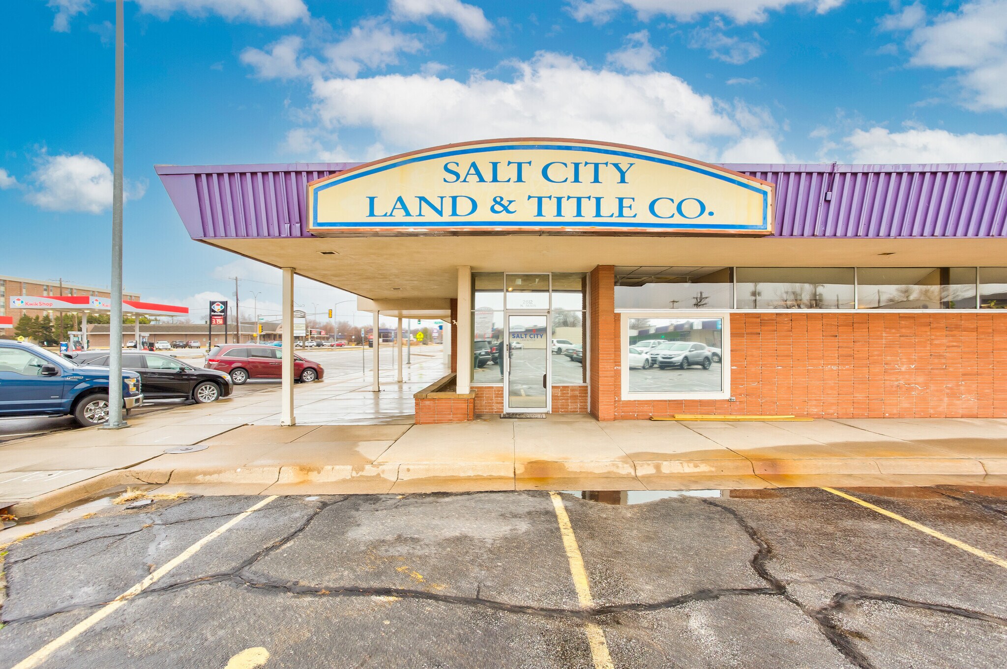 2612 Main, Hutchinson, KS for sale Primary Photo- Image 1 of 1