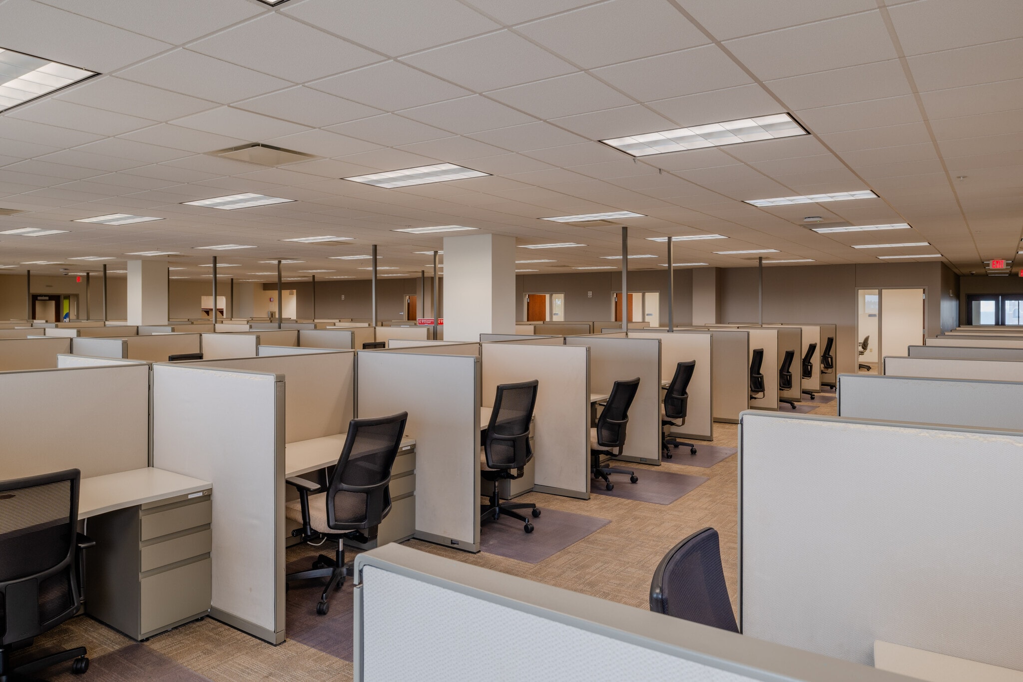 120 N Commercial St, Neenah, WI for lease Interior Photo- Image 1 of 5