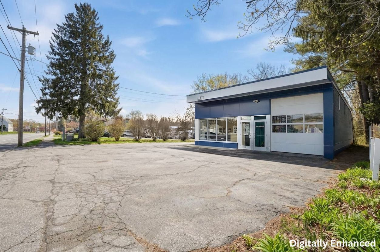 30 Thompson Rd, Webster, MA for sale Primary Photo- Image 1 of 9