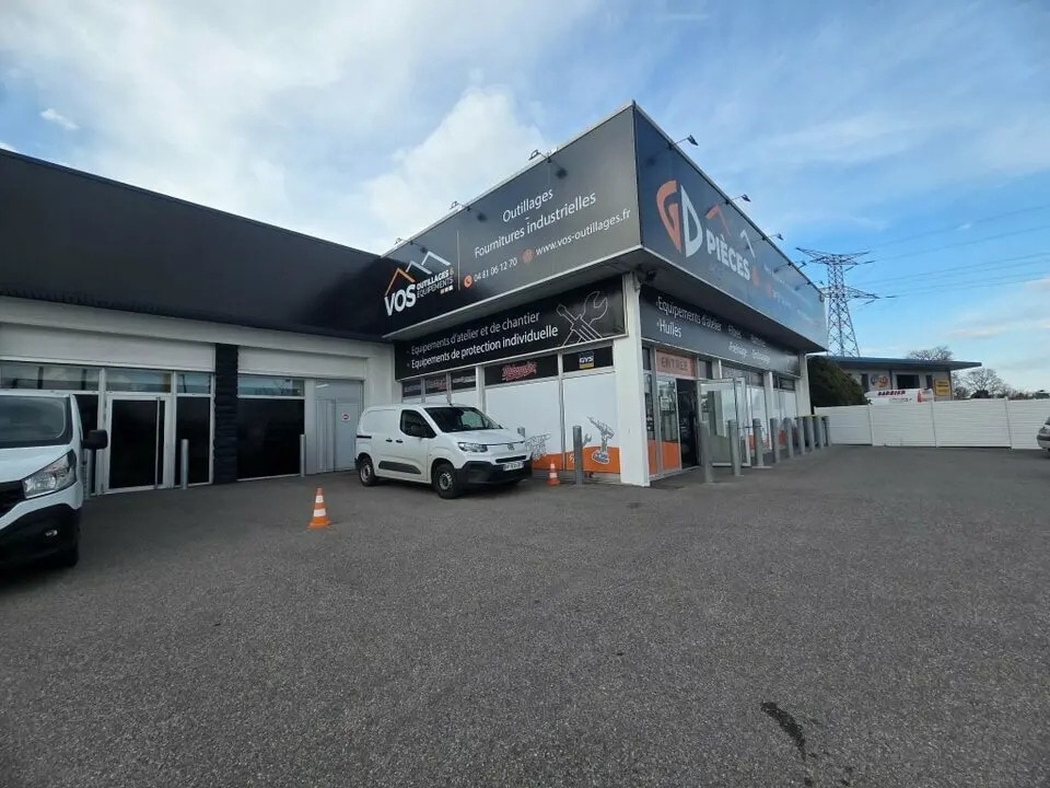 Location Commerce 325 m² - Photo 1