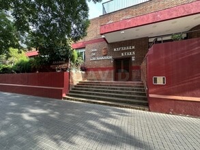 Retail in Barcelona, Barcelona for lease Interior Photo- Image 2 of 8