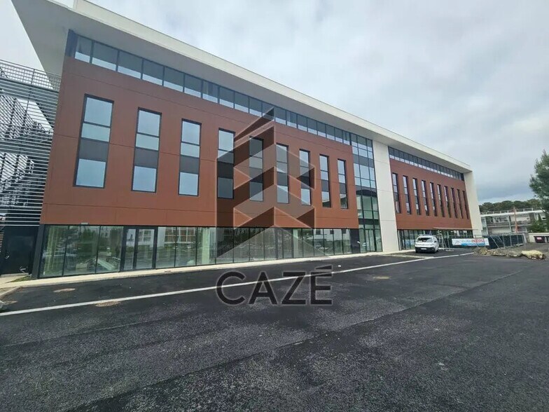 Office in Mérignac for lease - Building Photo - Image 1 of 6