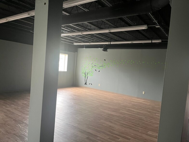 8221-8237 E Washington St, Chagrin Falls, OH for lease - Building Photo - Image 3 of 7