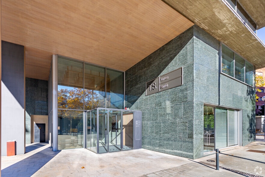 Carrer de Can Ràbia, 3, Barcelona, Barcelona for lease - Building Photo - Image 2 of 2