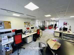 Office in Limonest for lease Interior Photo- Image 2 of 4