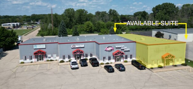 1125 W Tuckaway Ln, Menasha, WI for lease Building Photo- Image 1 of 12