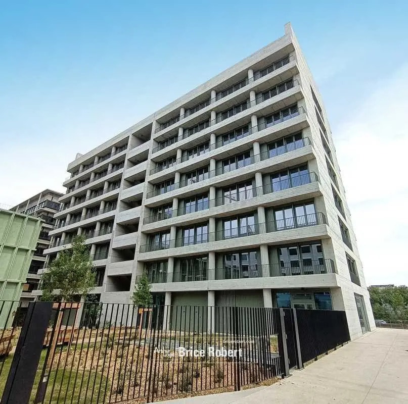 Office in Lyon for lease Building Photo- Image 1 of 4