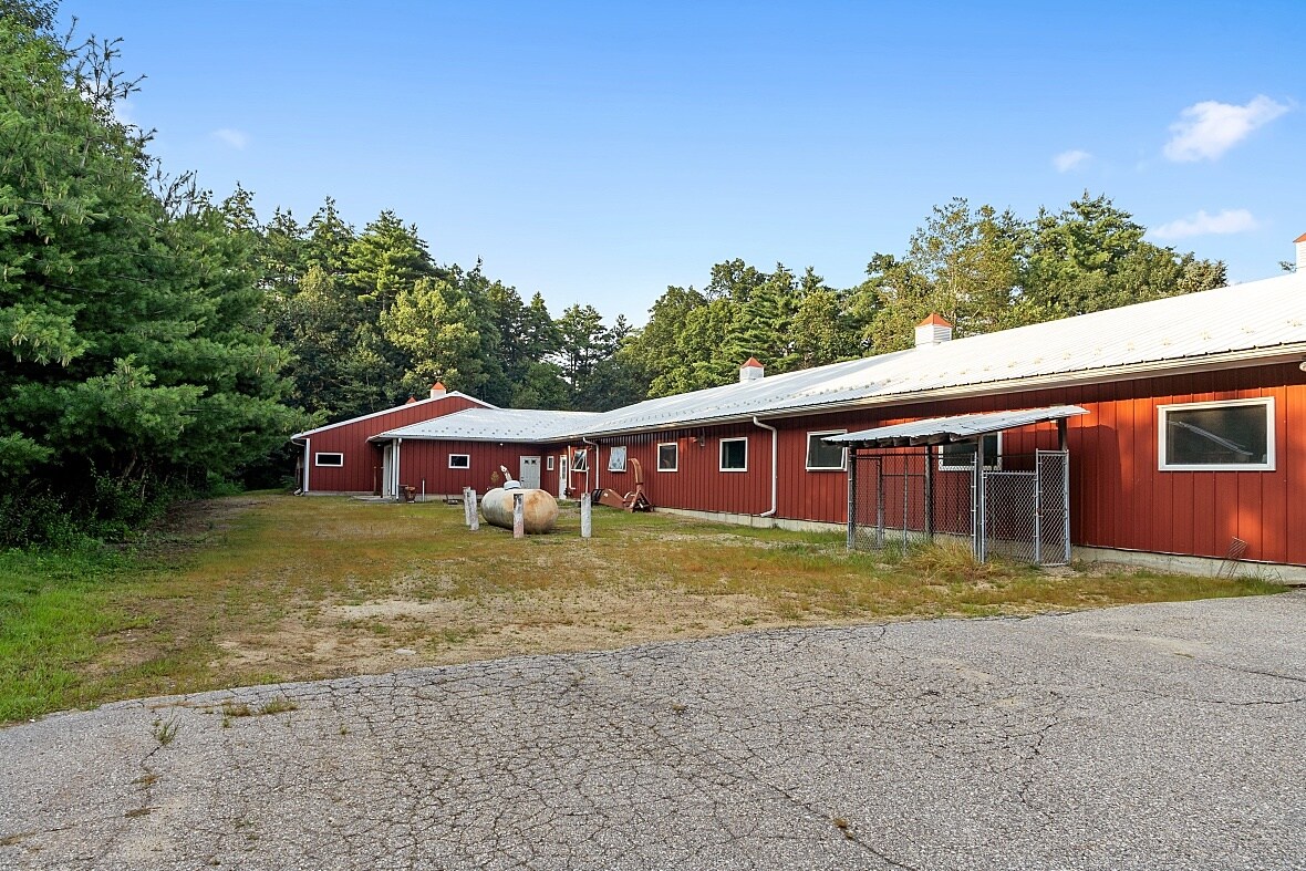 12 Main St, Newfields, NH 03856