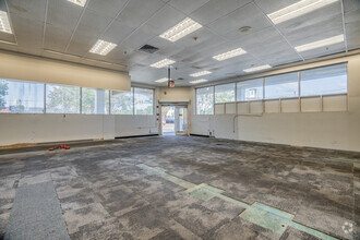 13 N Tennessee St, Cartersville, GA for lease Interior Photo- Image 2 of 9