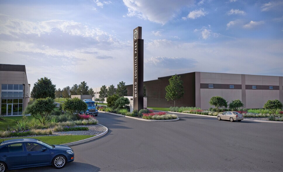 15546 Interstate 35 Frontage Rd, Laredo, TX for sale - Primary Photo - Image 1 of 2