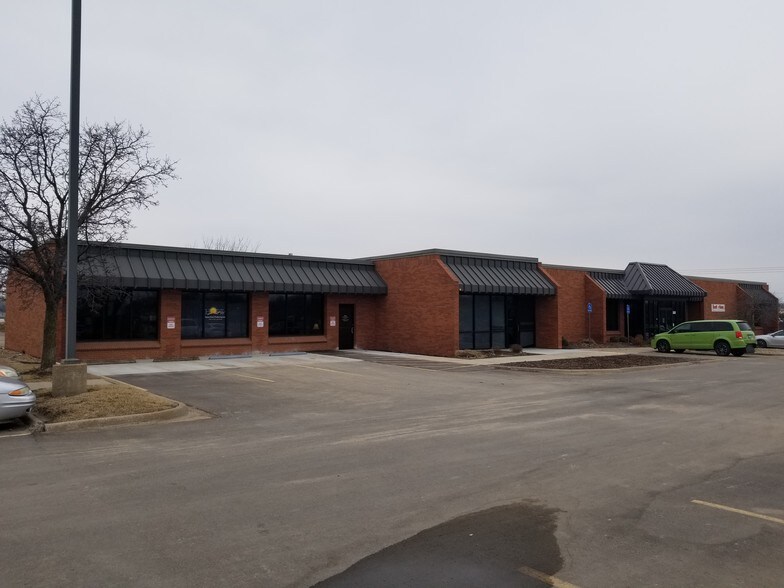 1251 SW Arrowhead Rd, Topeka, KS for sale - Building Photo - Image 1 of 1
