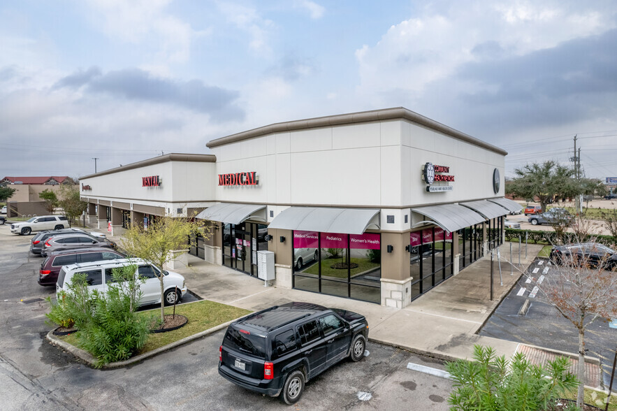 2514-2550 E Broadway St, Pearland, TX for lease - Building Photo - Image 1 of 6