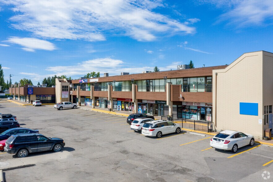 523 Woodpark Blvd SW, Calgary, AB for lease - Primary Photo - Image 1 of 4