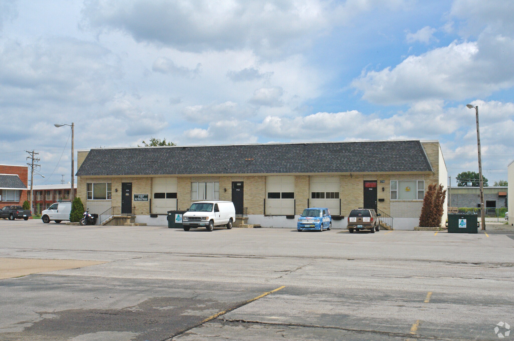 1746-1754 Chase Dr, Fenton, MO for sale Primary Photo- Image 1 of 1