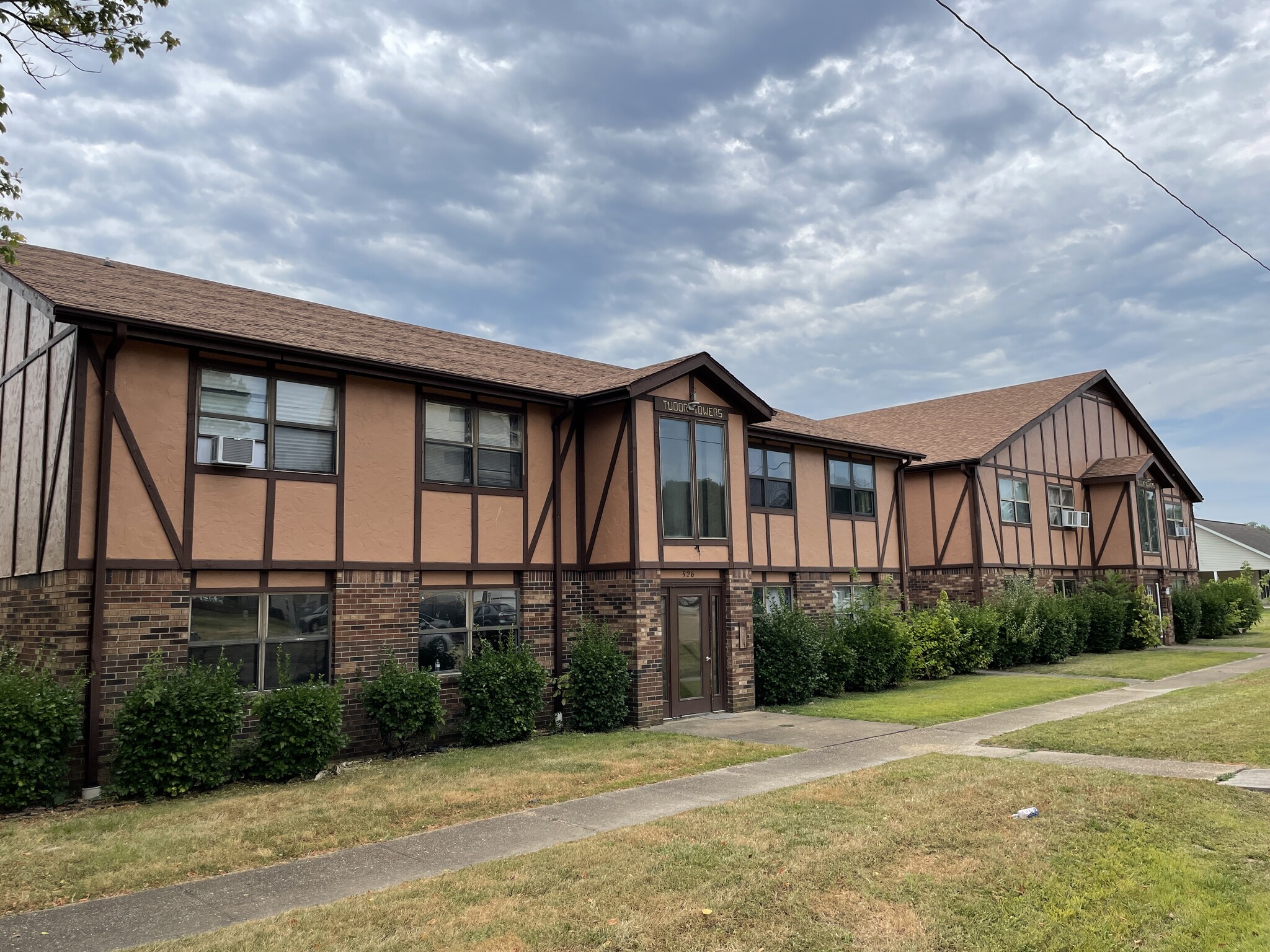 518-604 Bartlett St, Poplar Bluff, MO for sale Primary Photo- Image 1 of 14