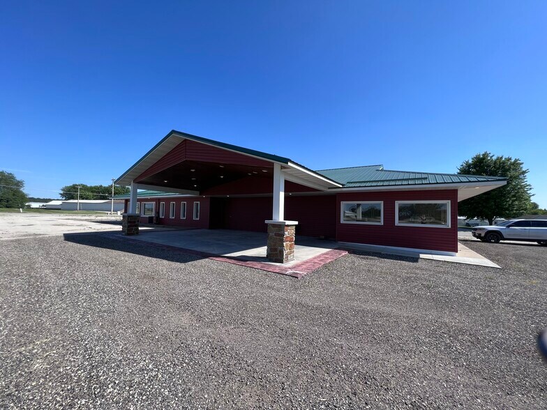 301 N Robert St, Mabel, MN 55954