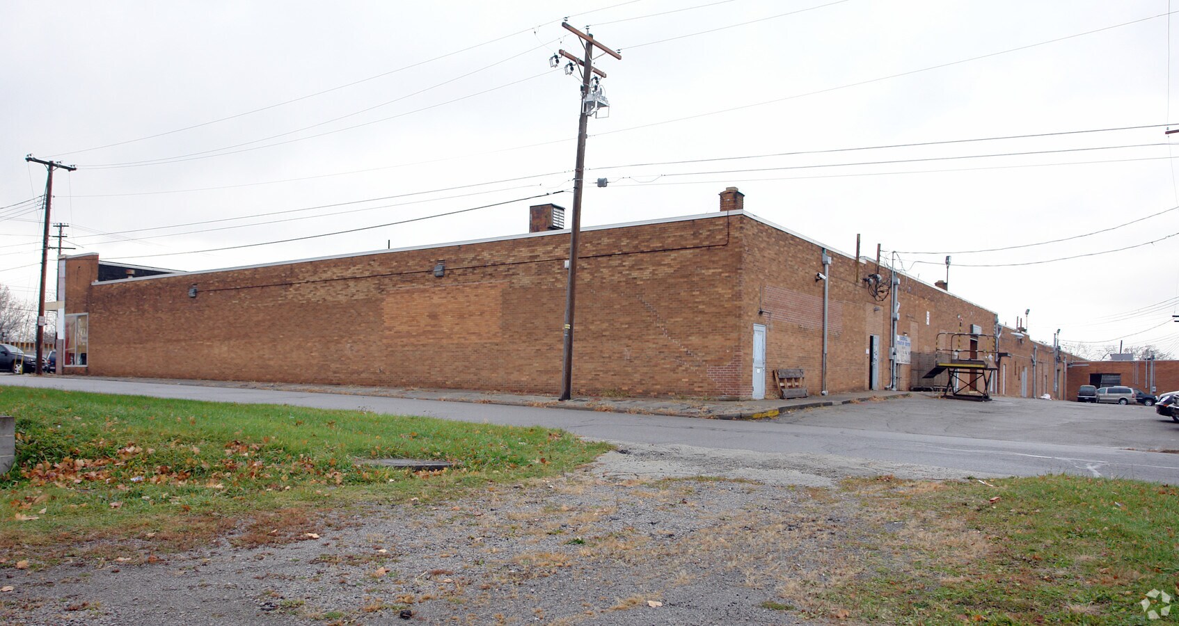 430466 Youngstown Poland Rd, Struthers, OH 44471