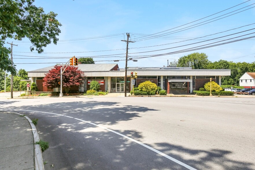 1 N Main St, Webster, MA for lease - Building Photo - Image 2 of 26