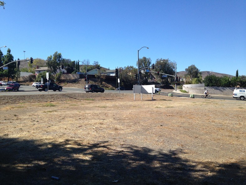 9755 Cuyamaca St, Santee, CA 92071