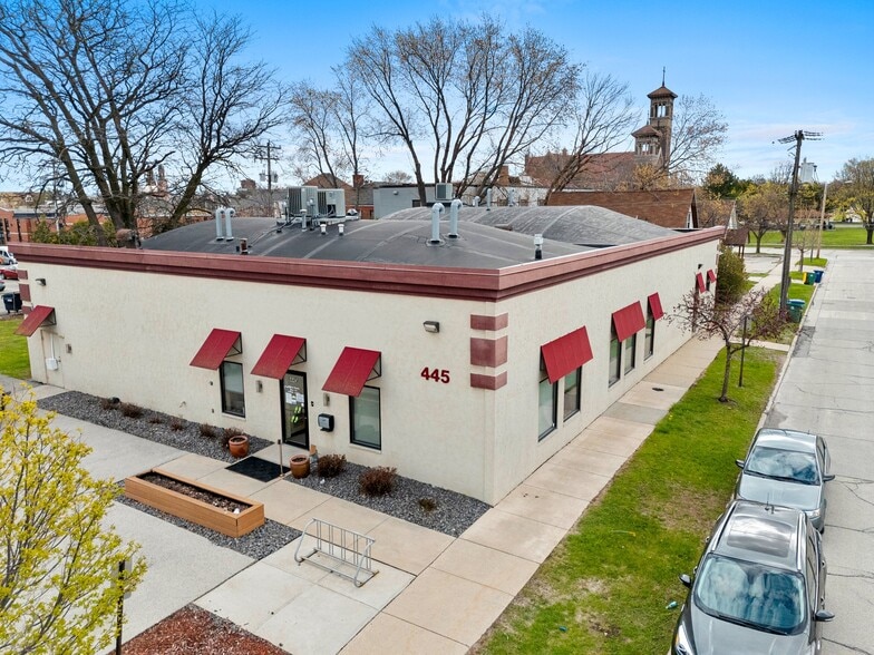 445 S Adams St, Green Bay, WI for lease - Building Photo - Image 2 of 53