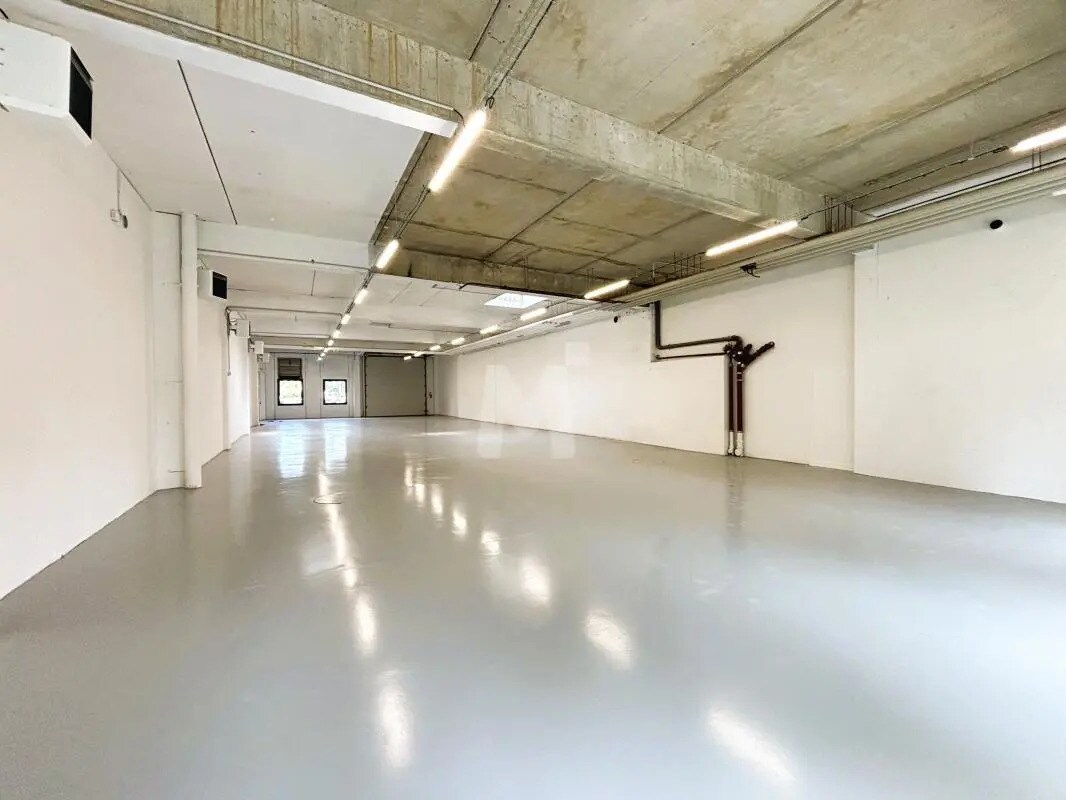 Flex in Villebon-sur-Yvette for lease Building Photo- Image 1 of 14