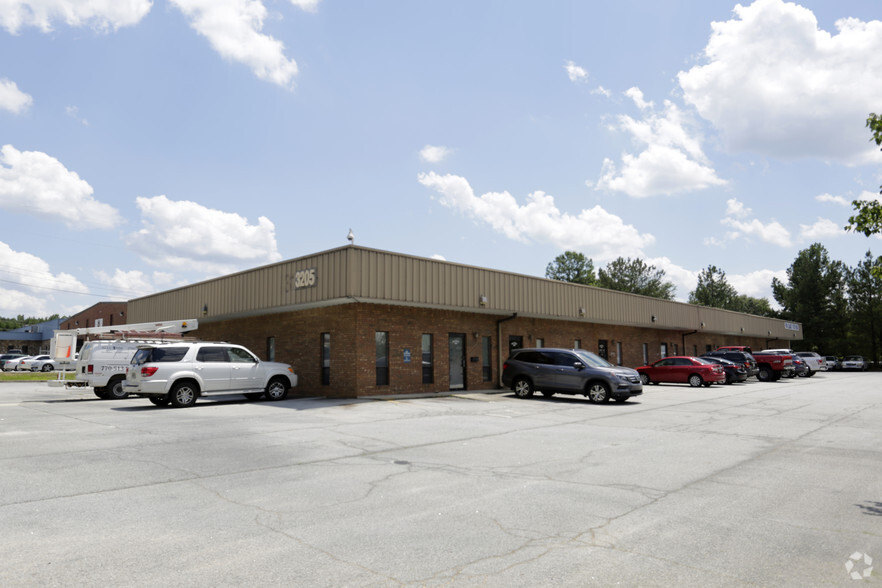 3205 Industrial Way, Snellville, GA for lease - Primary Photo - Image 1 of 2