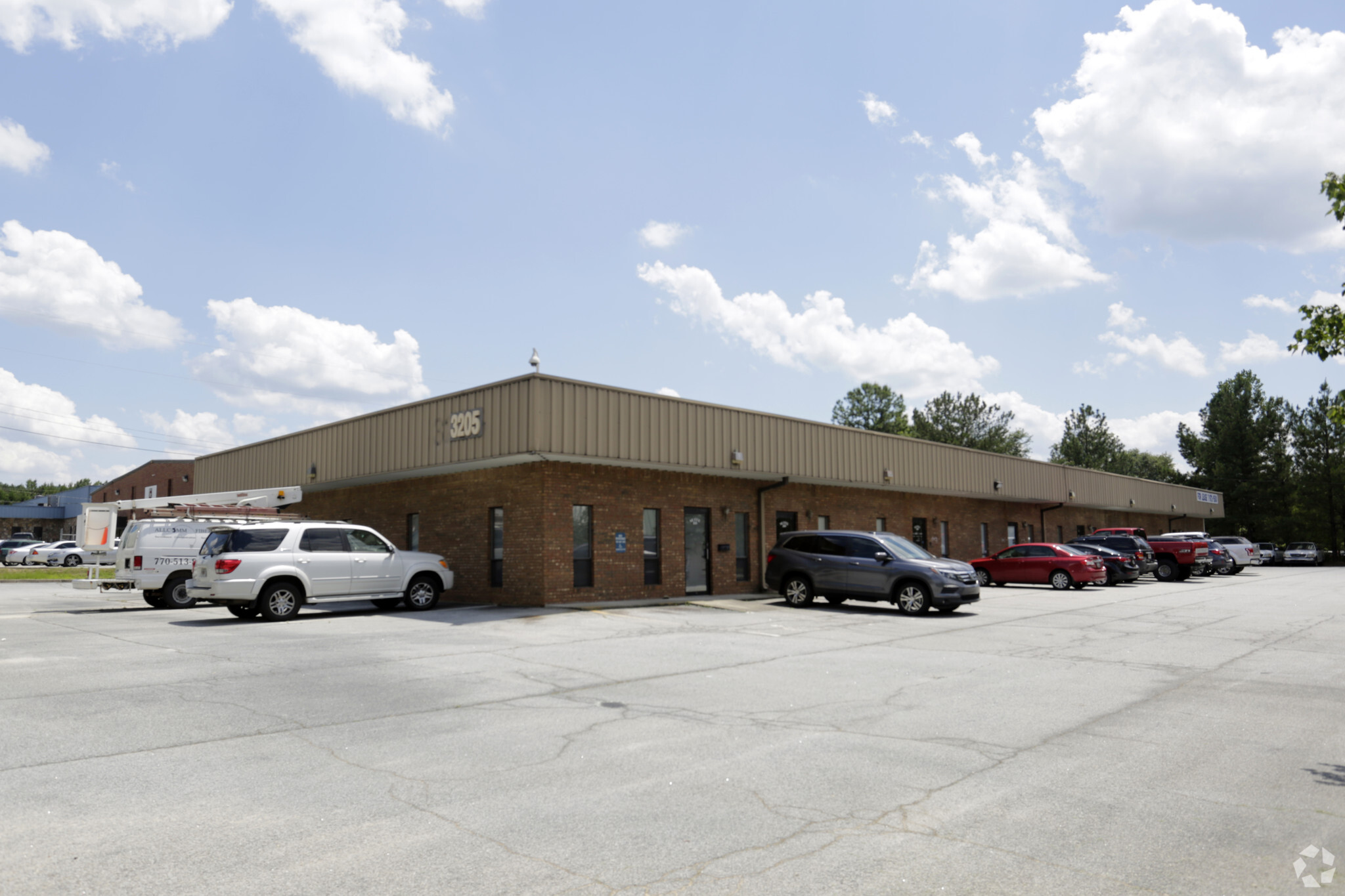 3205 Industrial Way, Snellville, GA for lease Primary Photo- Image 1 of 3