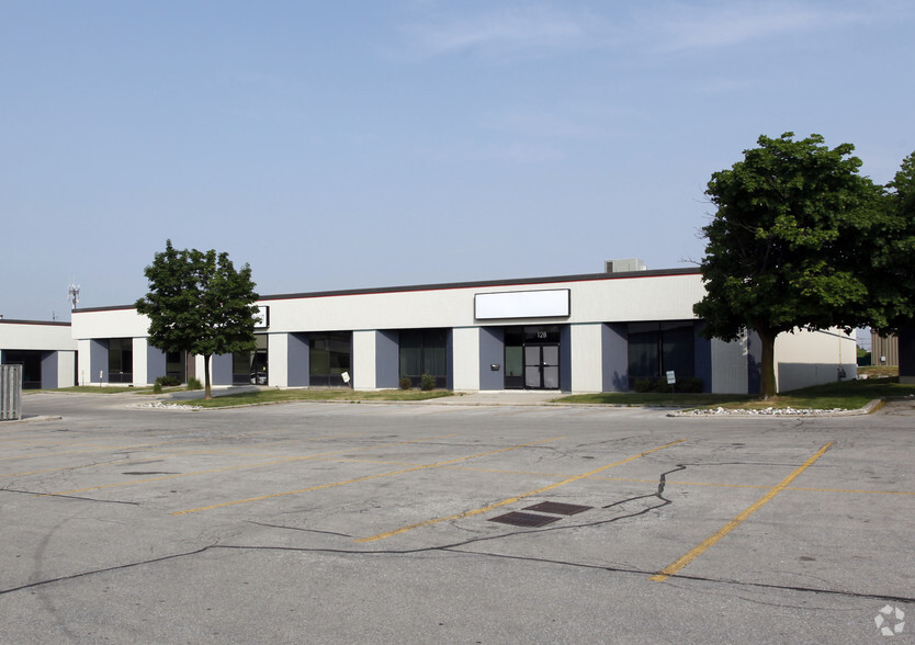 4500 Dixie Rd, Mississauga, ON for lease - Building Photo - Image 2 of 3